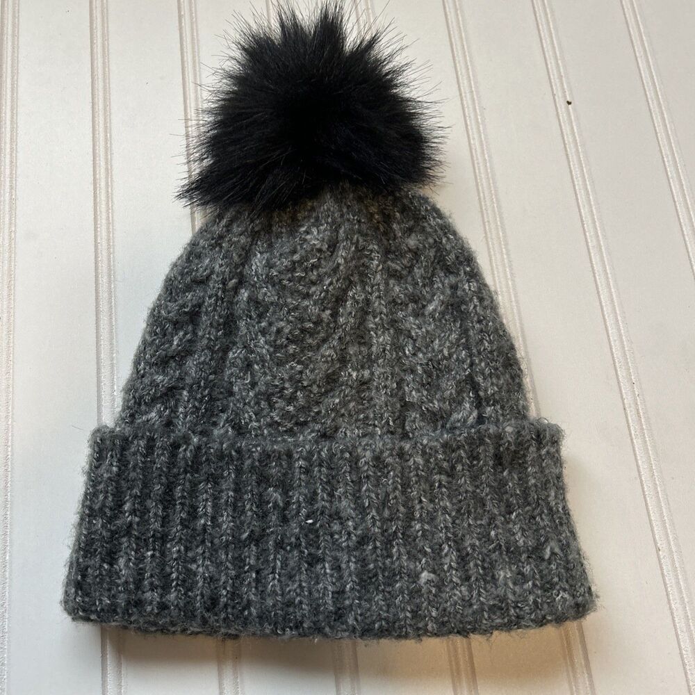 Steve Madden stocking Hat With Pom Pom